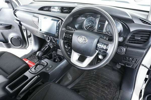 2020 Toyota Hilux SR (4x4) GUN126R Facelift 4X4