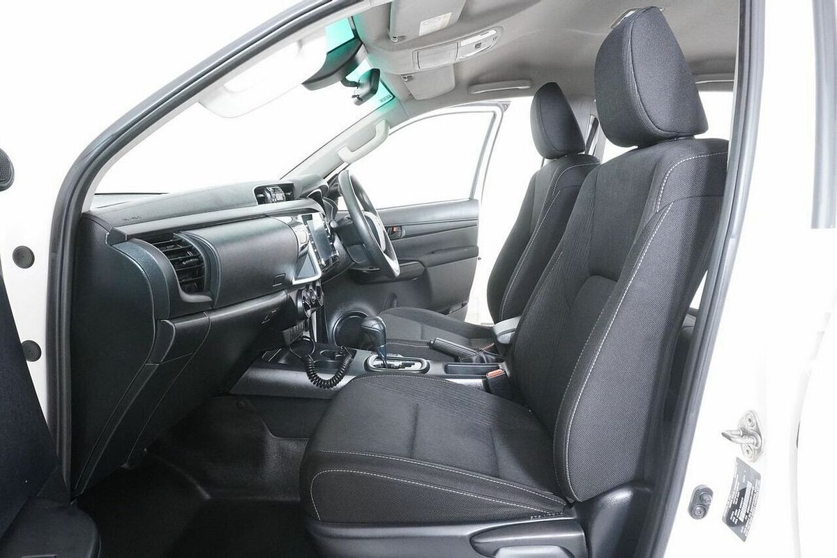 2021 Toyota Hilux SR (4x4) GUN126R Facelift 4X4