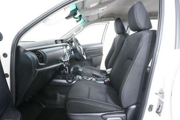 2021 Toyota Hilux SR (4x4) GUN126R Facelift 4X4
