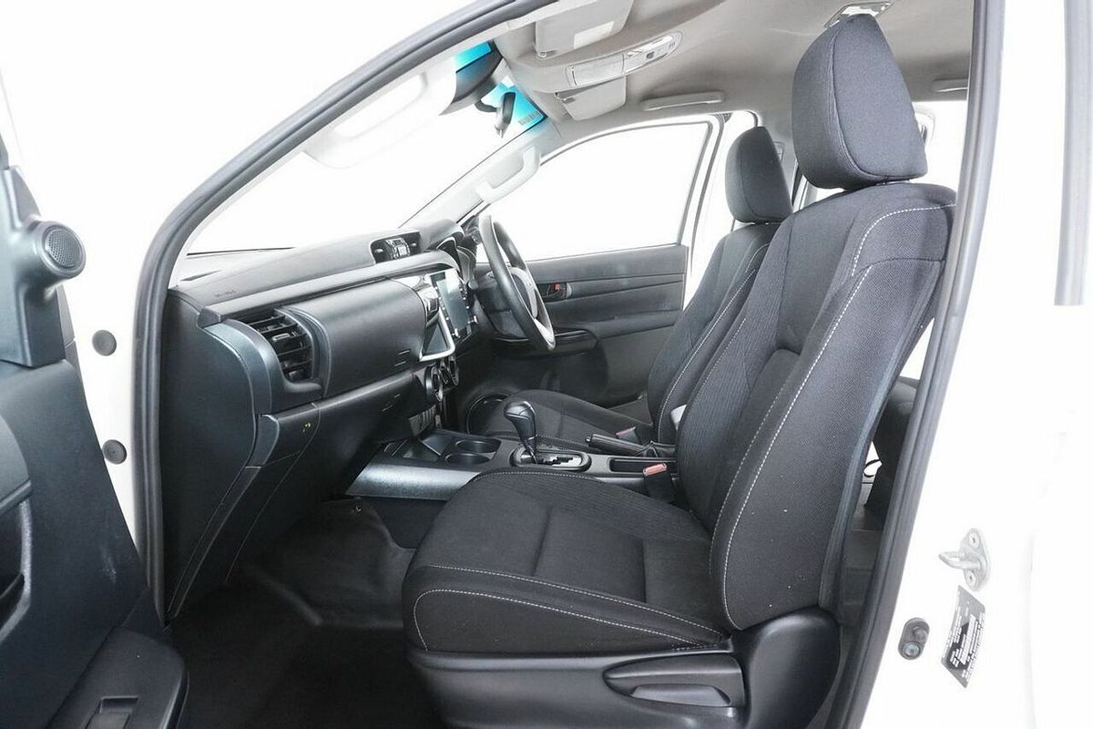 2021 Toyota Hilux SR (4x4) GUN126R Facelift 4X4