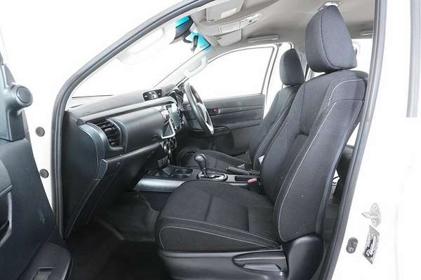 2021 Toyota Hilux SR (4x4) GUN126R Facelift 4X4