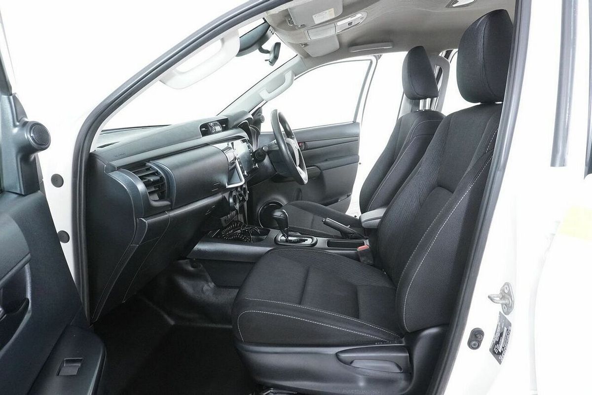 2021 Toyota Hilux SR (4x4) GUN126R Facelift 4X4