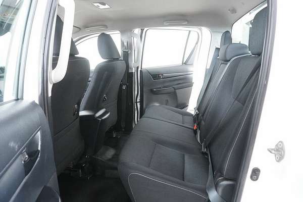 2021 Toyota Hilux SR (4x4) GUN126R Facelift 4X4
