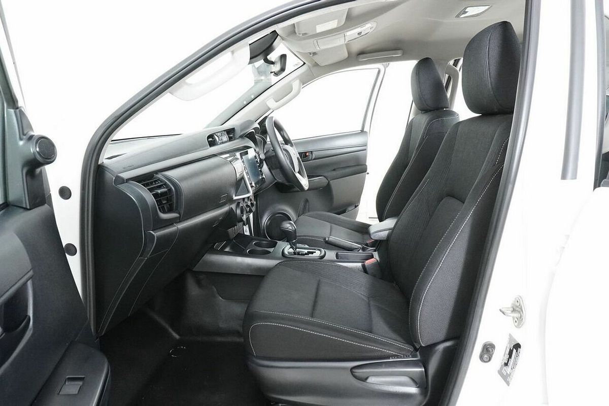 2021 Toyota Hilux SR (4x4) GUN126R Facelift 4X4