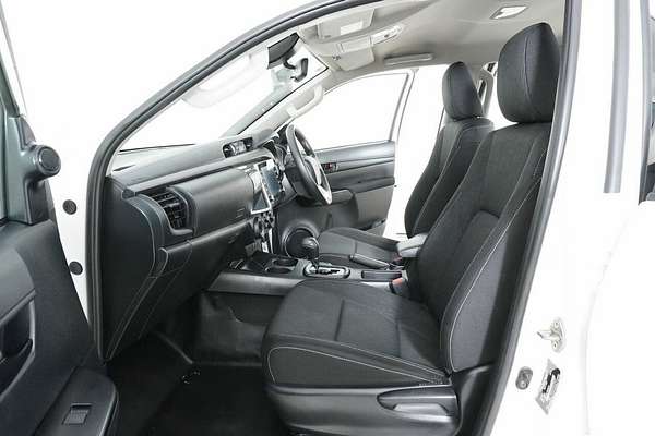 2021 Toyota Hilux SR (4x4) GUN126R Facelift 4X4