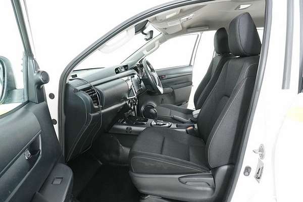 2021 Toyota Hilux SR (4x4) GUN126R Facelift 4X4