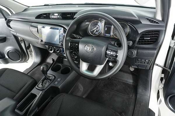 2020 Toyota Hilux SR (4x4) GUN126R Facelift 4X4