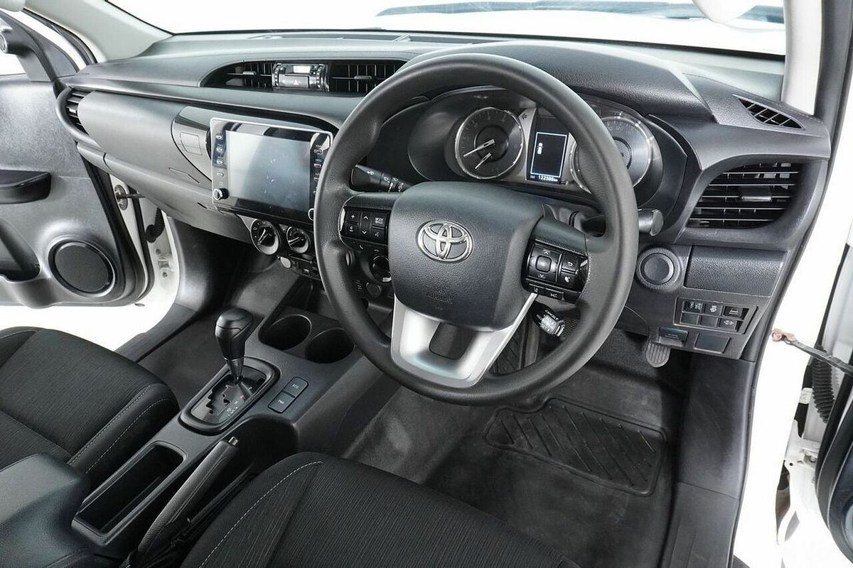 2022 Toyota Hilux SR (4x4) GUN126R 4X4