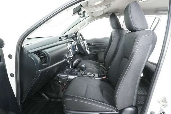 2021 Toyota Hilux SR (4x4) GUN126R Facelift 4X4