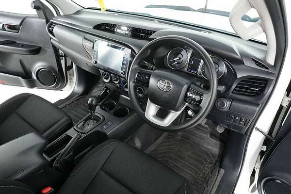 2022 Toyota Hilux SR (4x4) Steel Wheels GUN126R 4X4