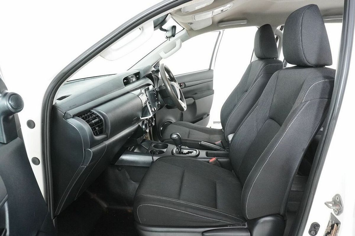 2021 Toyota Hilux SR (4x4) GUN126R Facelift 4X4
