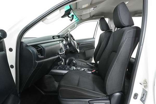 2021 Toyota Hilux SR (4x4) GUN126R 4X4