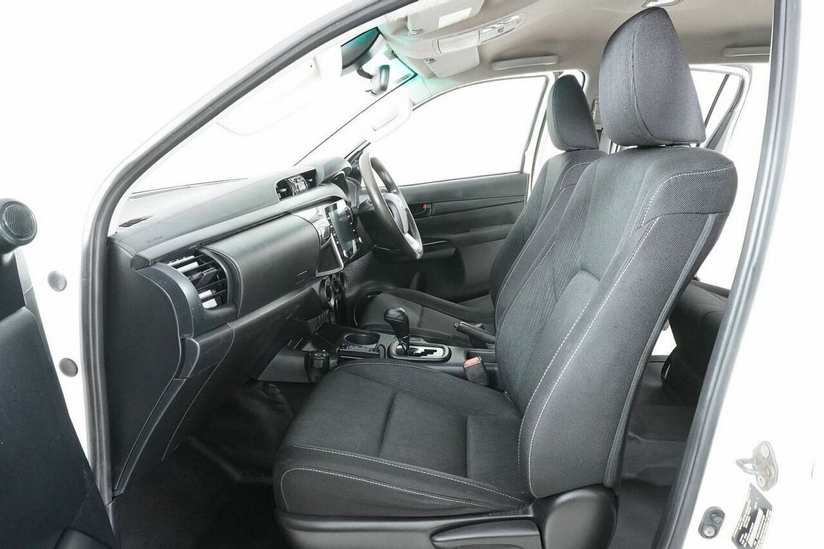 2021 Toyota Hilux SR (4x4) GUN126R Facelift 4X4