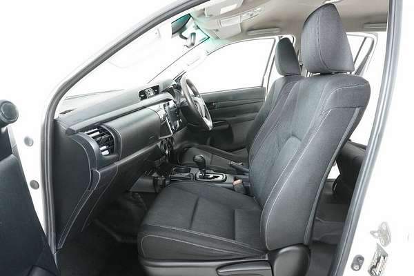 2021 Toyota Hilux SR (4x4) GUN126R Facelift 4X4