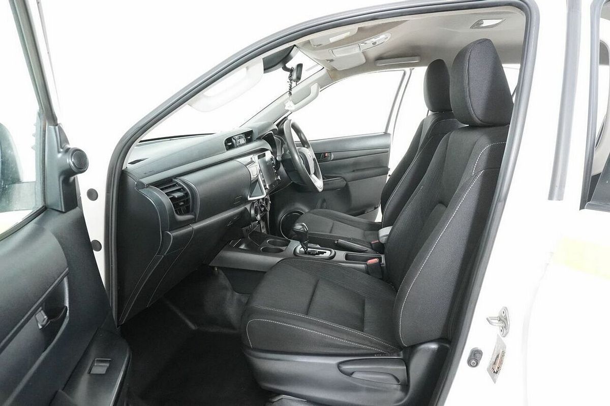2021 Toyota Hilux SR (4x4) GUN126R Facelift 4X4