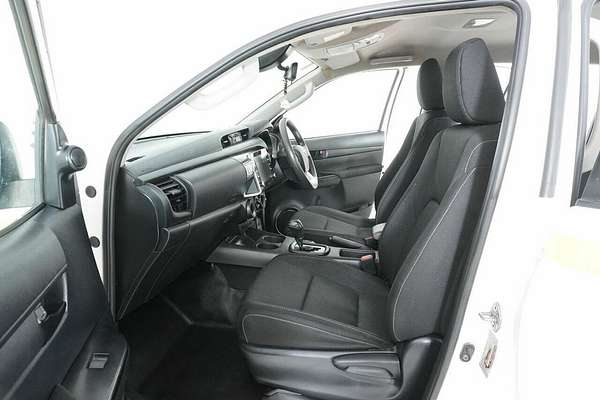 2021 Toyota Hilux SR (4x4) GUN126R Facelift 4X4