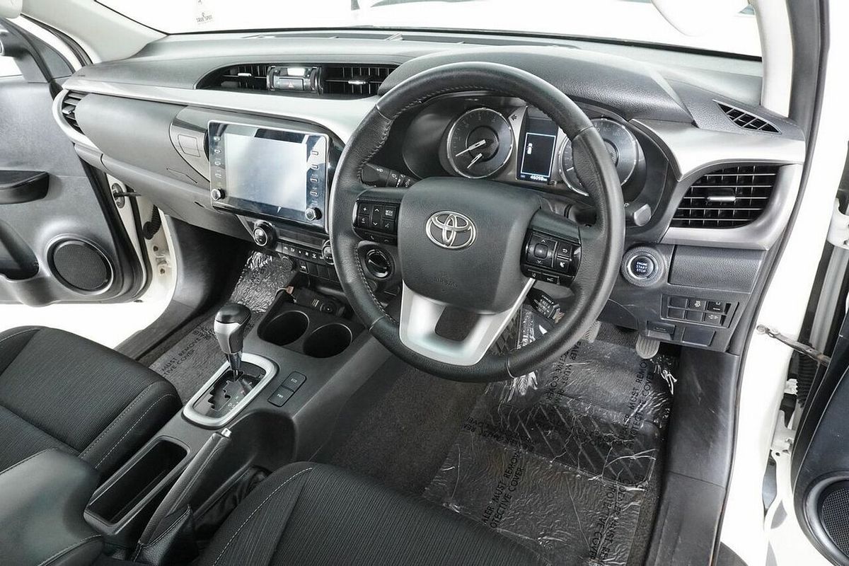 2021 Toyota Hilux SR5 (4x4) GUN126R Facelift 4X4