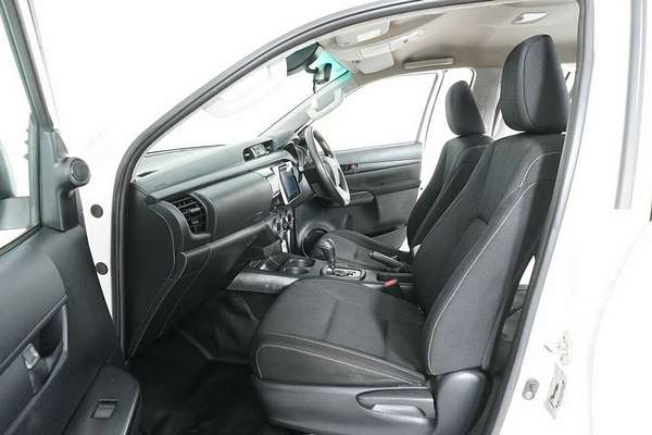 2020 Toyota Hilux SR (4x4) GUN126R Facelift 4X4