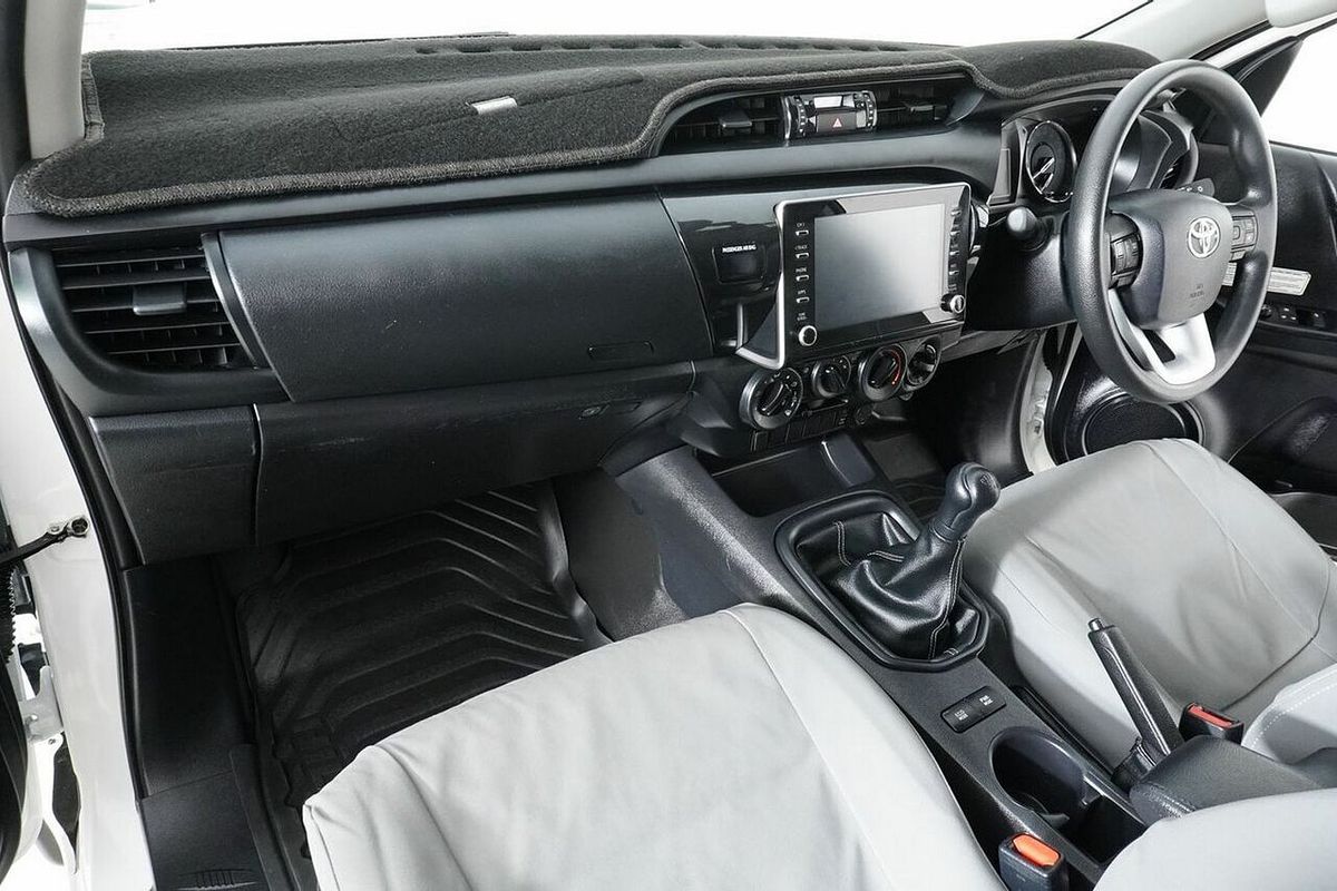 2021 Toyota Hilux SR (4x4) GUN126R Facelift 4X4