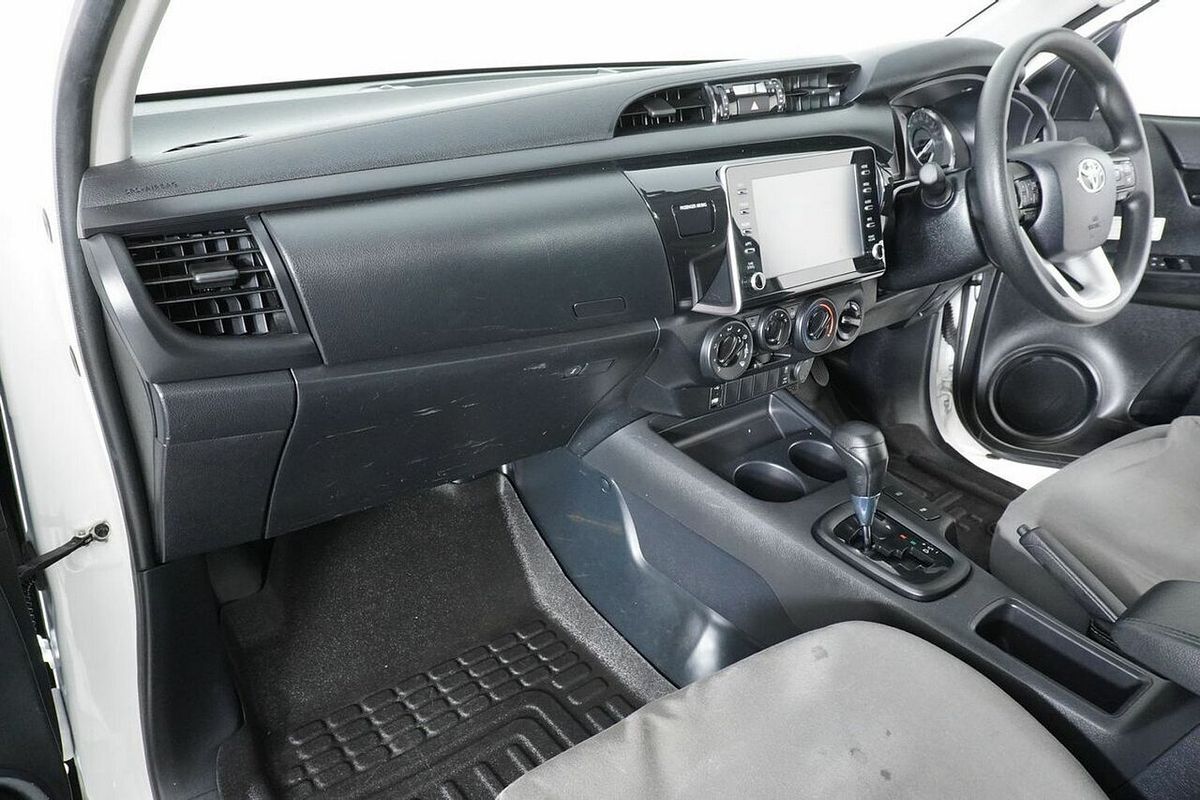 2021 Toyota Hilux SR (4x4) GUN126R Facelift 4X4
