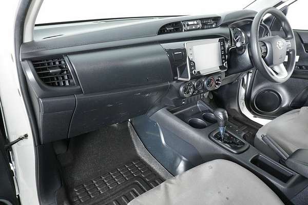 2021 Toyota Hilux SR (4x4) GUN126R Facelift 4X4