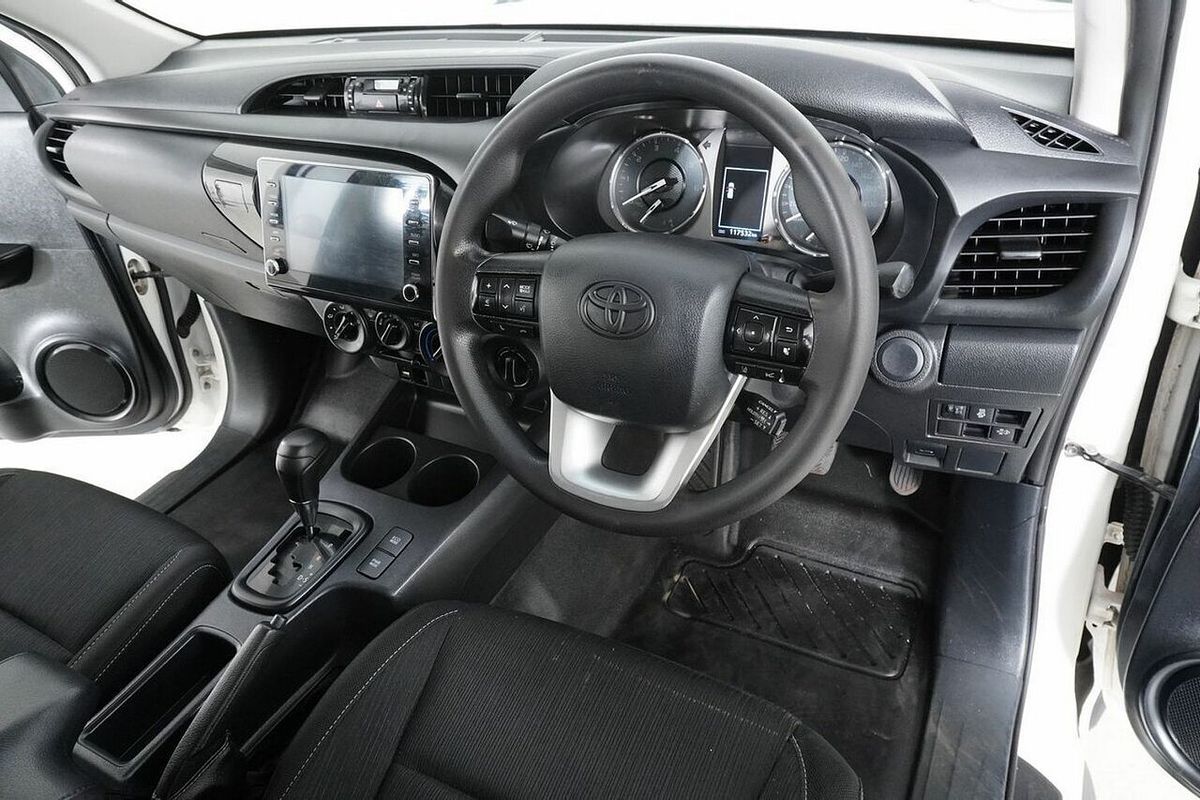 2020 Toyota Hilux SR (4x4) GUN126R Facelift 4X4