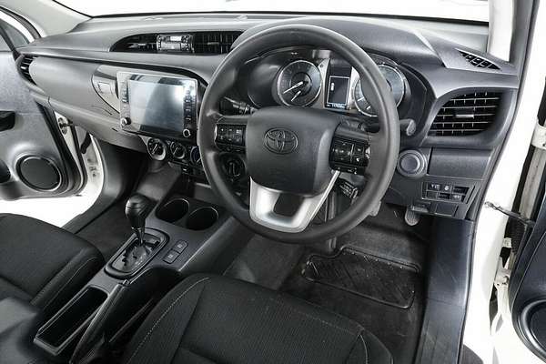 2020 Toyota Hilux SR (4x4) GUN126R Facelift 4X4