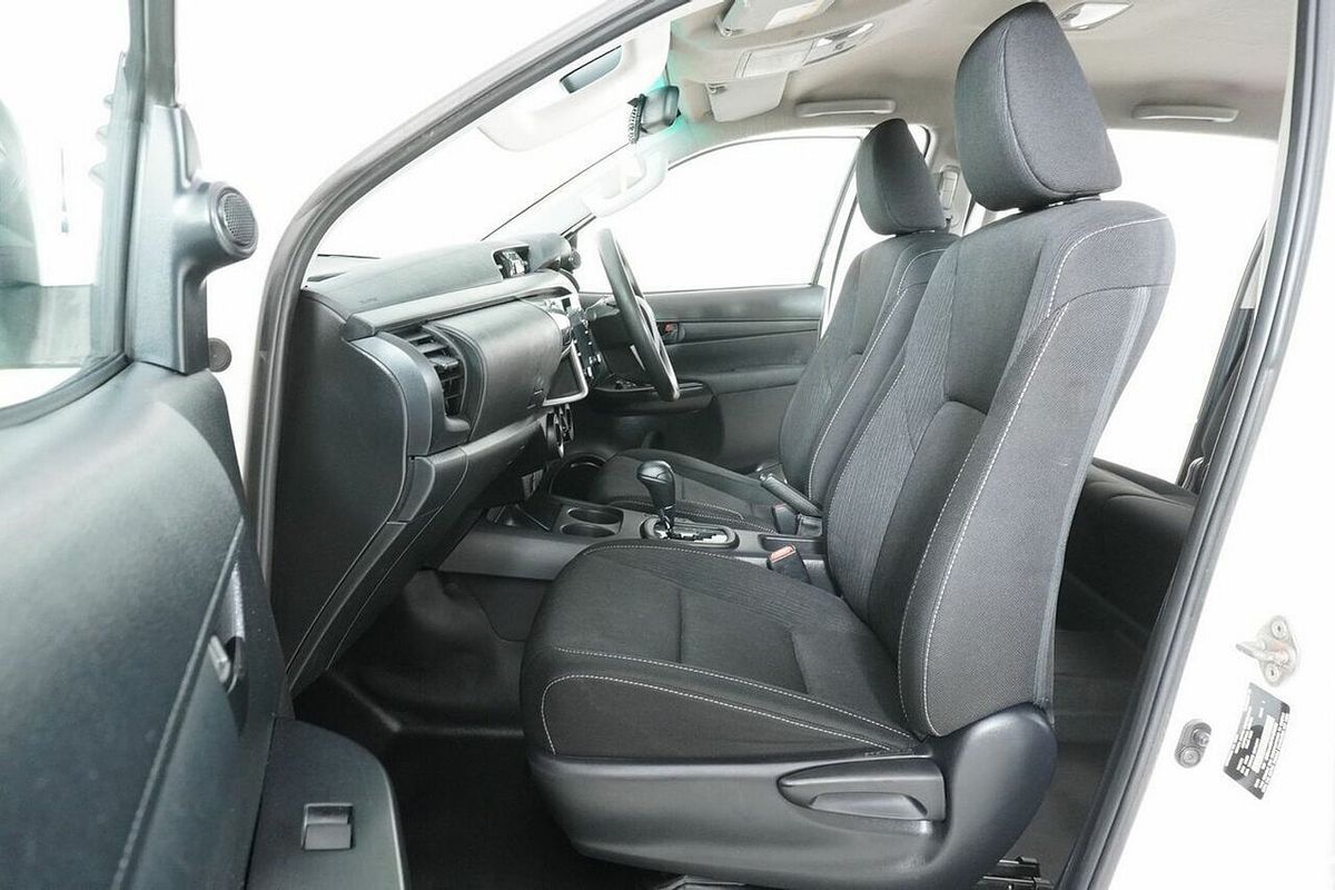 2021 Toyota Hilux SR (4x4) GUN126R 4X4