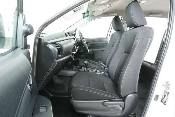 2021 Toyota Hilux SR (4x4) GUN126R 4X4