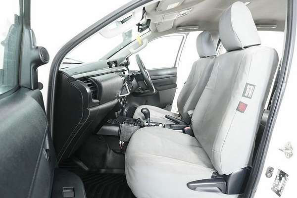 2021 Toyota Hilux SR (4x4) GUN126R Facelift 4X4