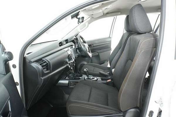 2022 Toyota Hilux SR (4x4) GUN126R 4X4