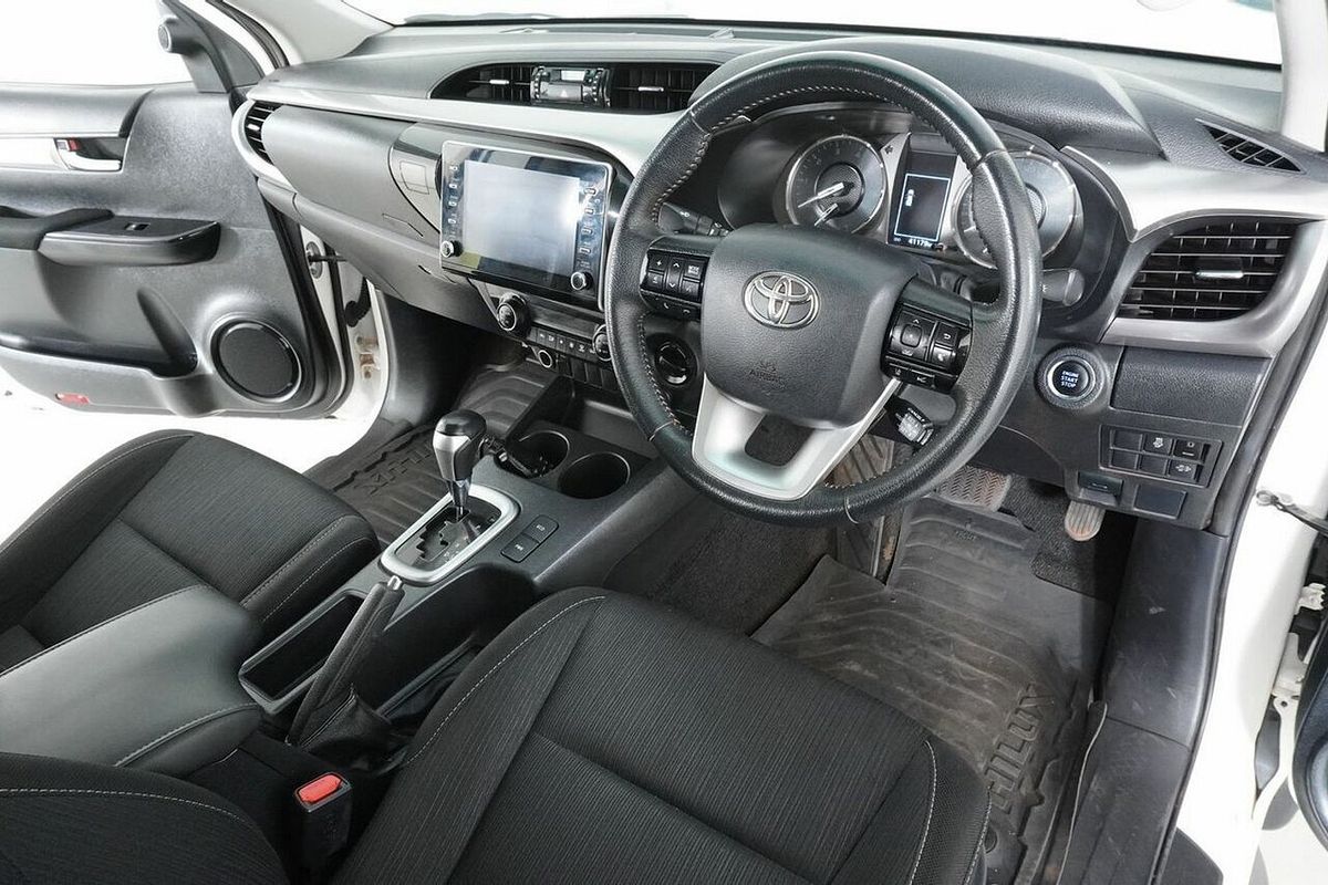 2021 Toyota Hilux SR5 (4x4) GUN126R Facelift 4X4