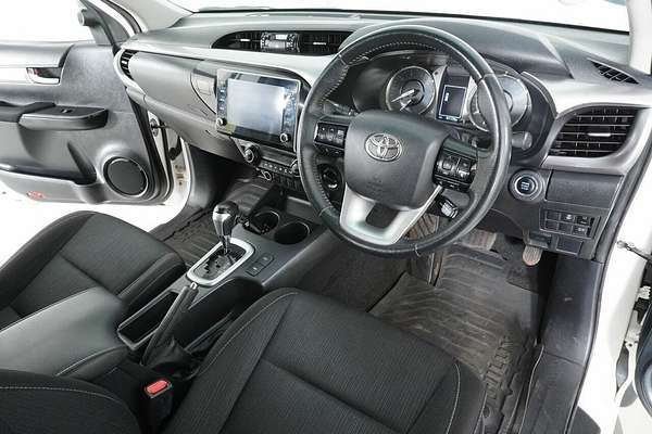 2021 Toyota Hilux SR5 (4x4) GUN126R Facelift 4X4