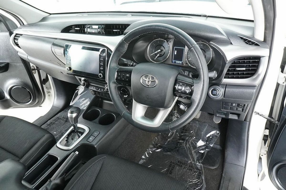 2021 Toyota Hilux SR5 (4x4) GUN126R Facelift 4X4