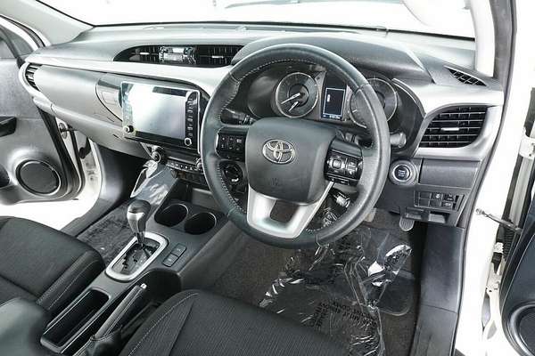 2021 Toyota Hilux SR5 (4x4) GUN126R Facelift 4X4