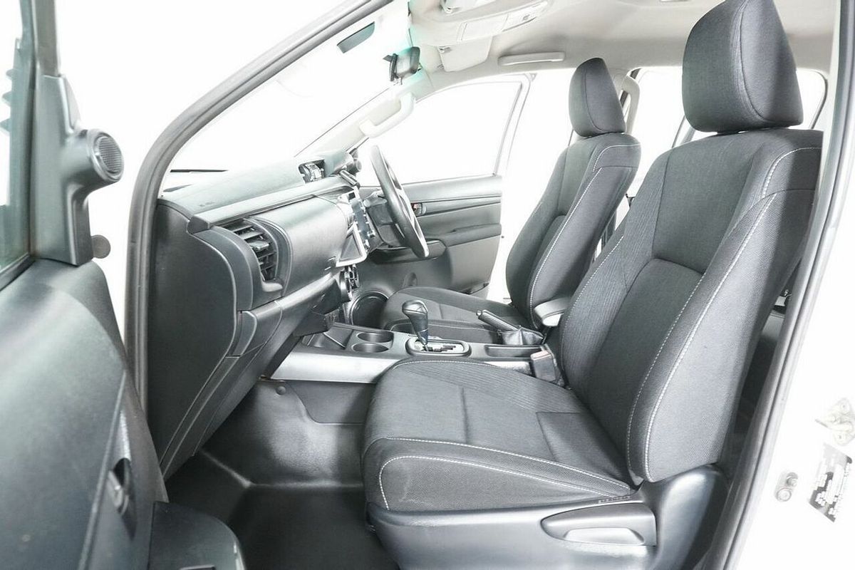 2021 Toyota Hilux SR (4x4) GUN126R Facelift 4X4