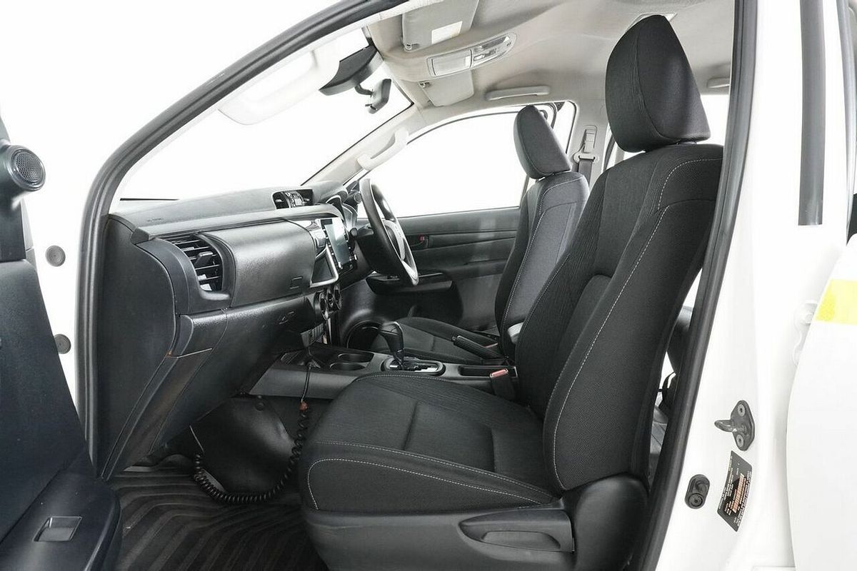 2021 Toyota Hilux SR (4x4) GUN126R Facelift 4X4