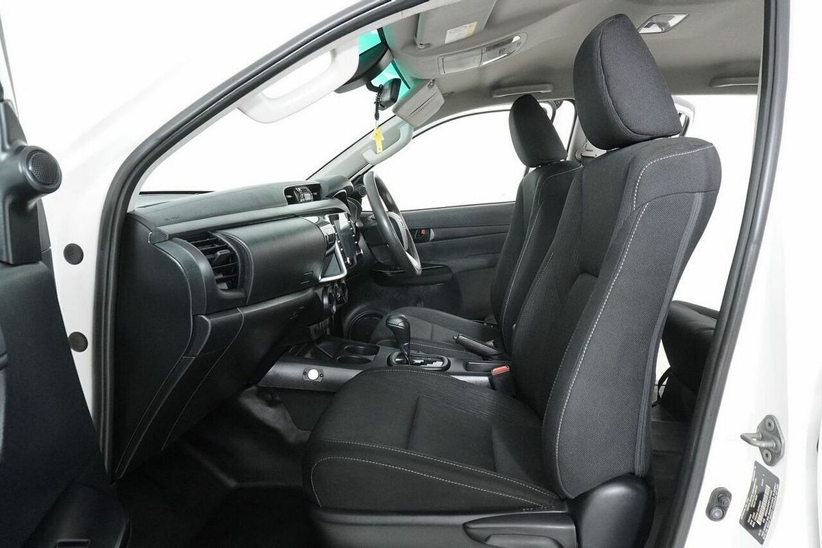 2021 Toyota Hilux SR (4x4) GUN126R Facelift 4X4