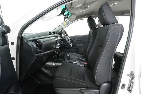 2021 Toyota Hilux SR (4x4) GUN126R Facelift 4X4