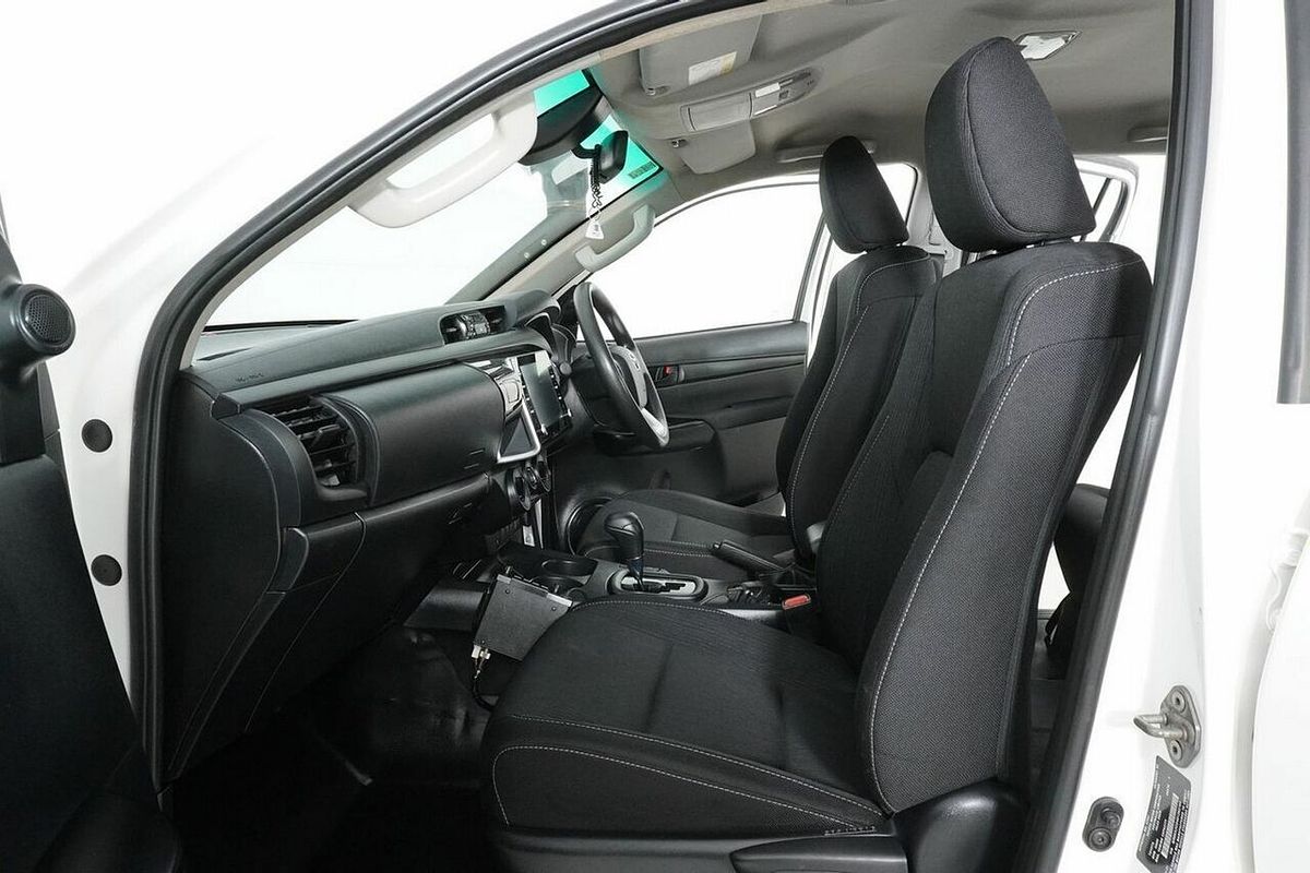 2021 Toyota Hilux SR (4x4) GUN126R Facelift 4X4