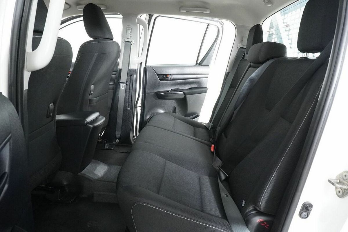 2021 Toyota Hilux SR (4x4) GUN126R Facelift 4X4