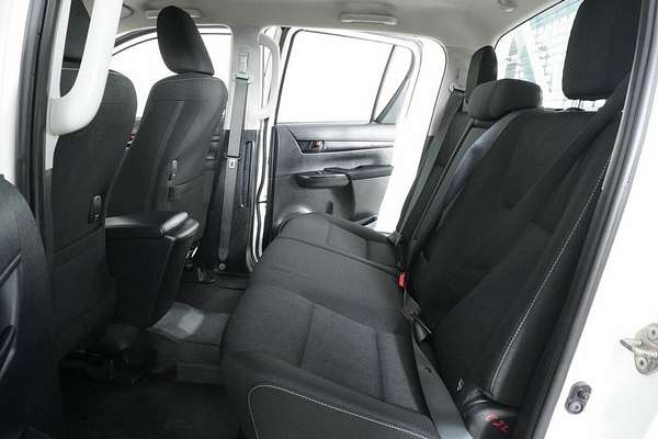 2021 Toyota Hilux SR (4x4) GUN126R Facelift 4X4