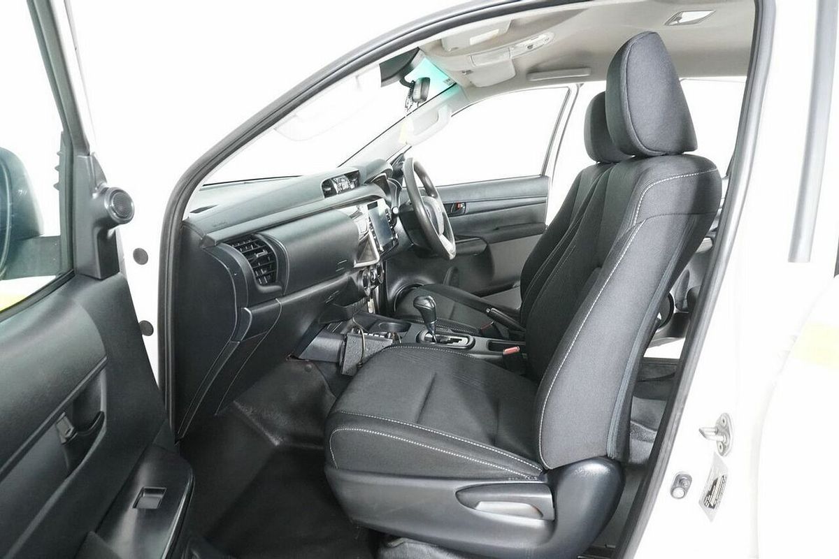 2021 Toyota Hilux SR (4x4) GUN126R Facelift 4X4