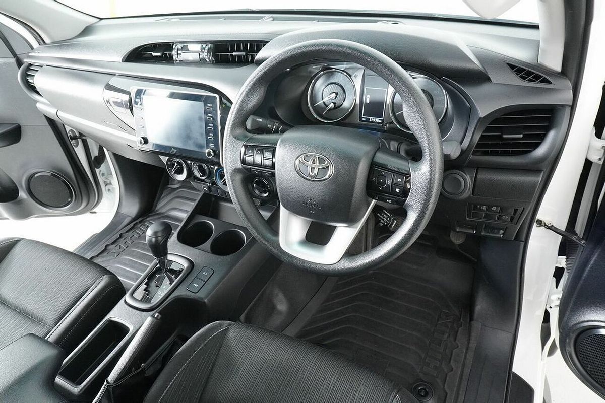2024 Toyota Hilux SR (4x4) GUN126R 4X4