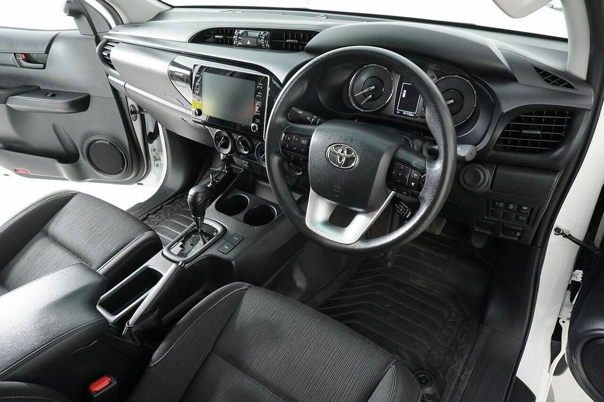 2024 Toyota Hilux SR (4x4) GUN126R 4X4