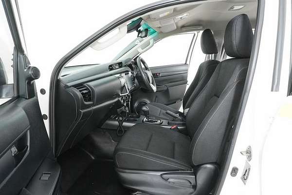 2021 Toyota Hilux SR (4x4) GUN126R Facelift 4X4