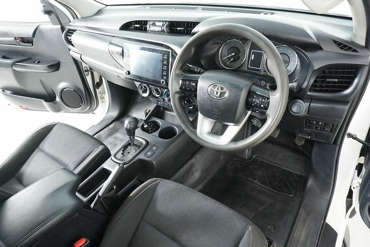 2021 Toyota Hilux SR (4x4) GUN126R Facelift 4X4