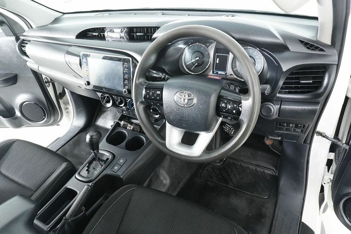 2020 Toyota Hilux SR (4x4) GUN126R Facelift 4X4