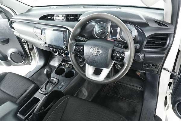 2020 Toyota Hilux SR (4x4) GUN126R Facelift 4X4
