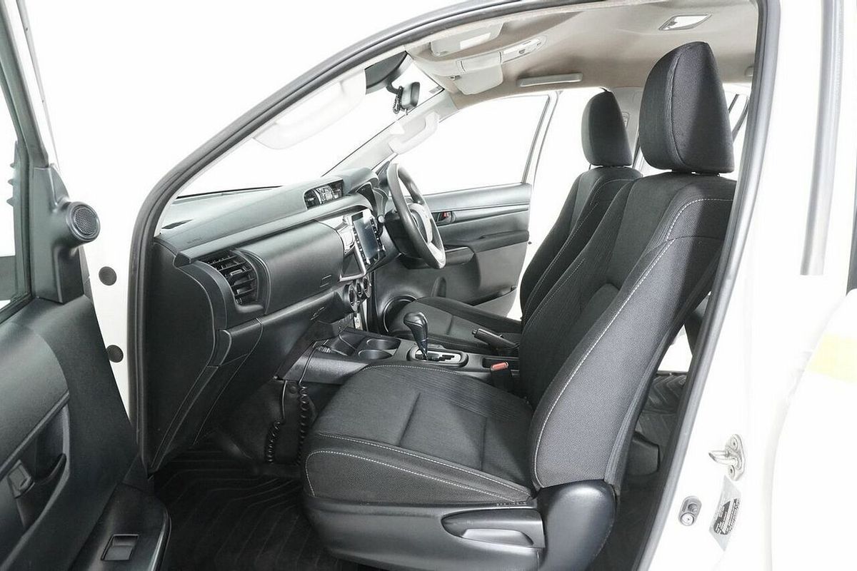 2021 Toyota Hilux SR (4x4) GUN126R Facelift 4X4